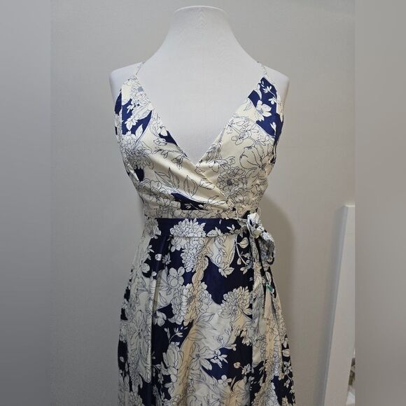 Lulus Tea Gardens Navy Blue Floral Print Satin Maxi Dress NWT Small blue/white - Picture 5 of 7